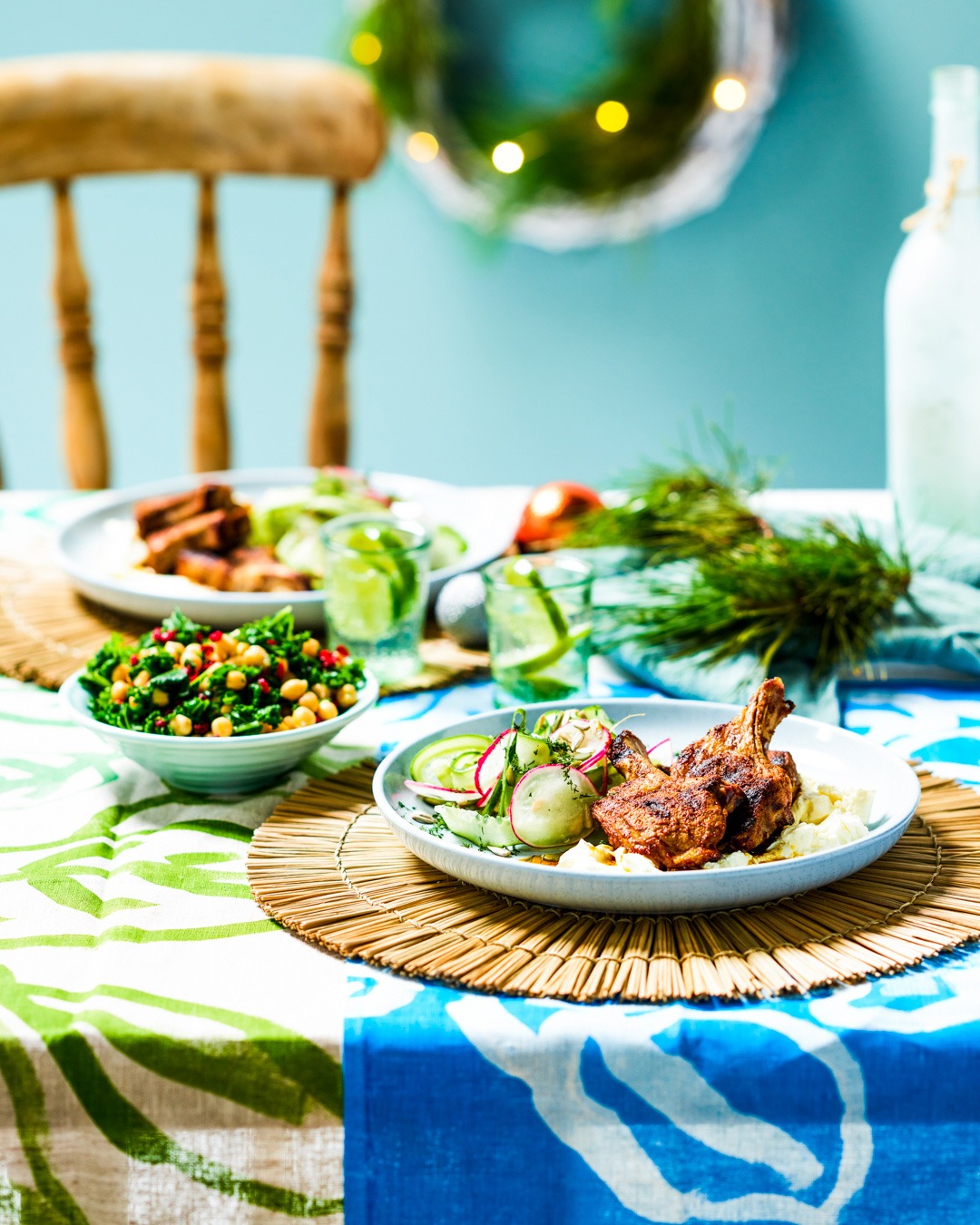 Lamb Cutlets with Spicy Yoghurt and Mint Sauce